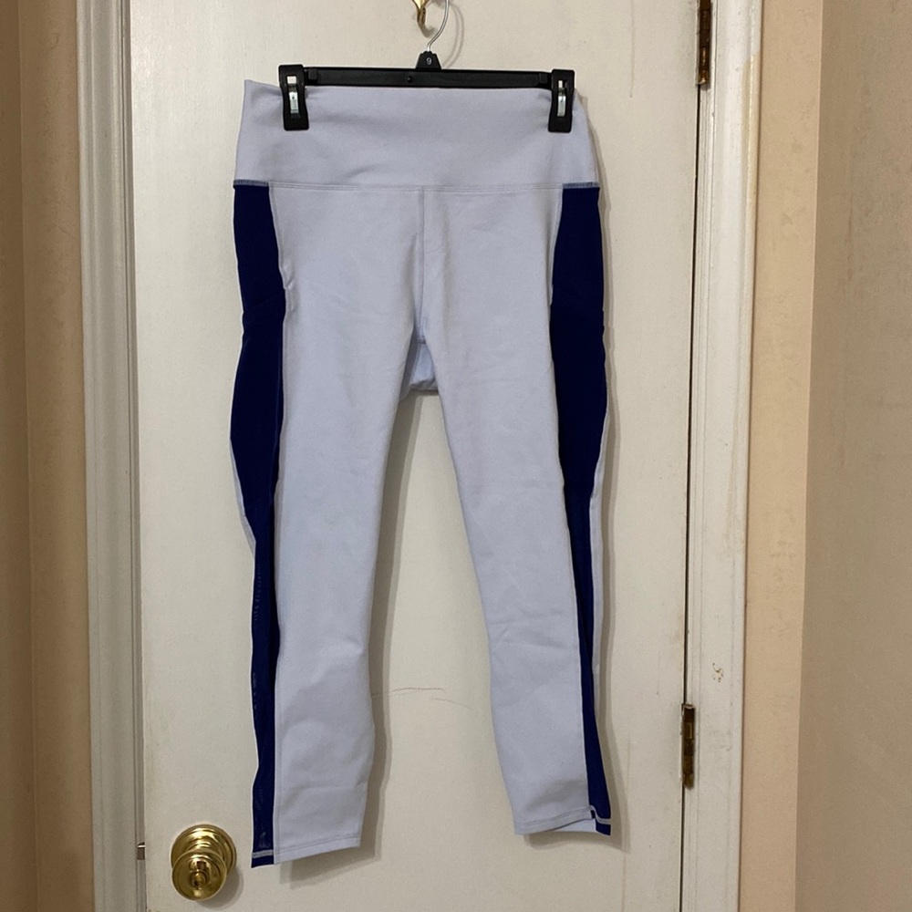 Fabletics Mila Pocket Capri Legging Large NWT